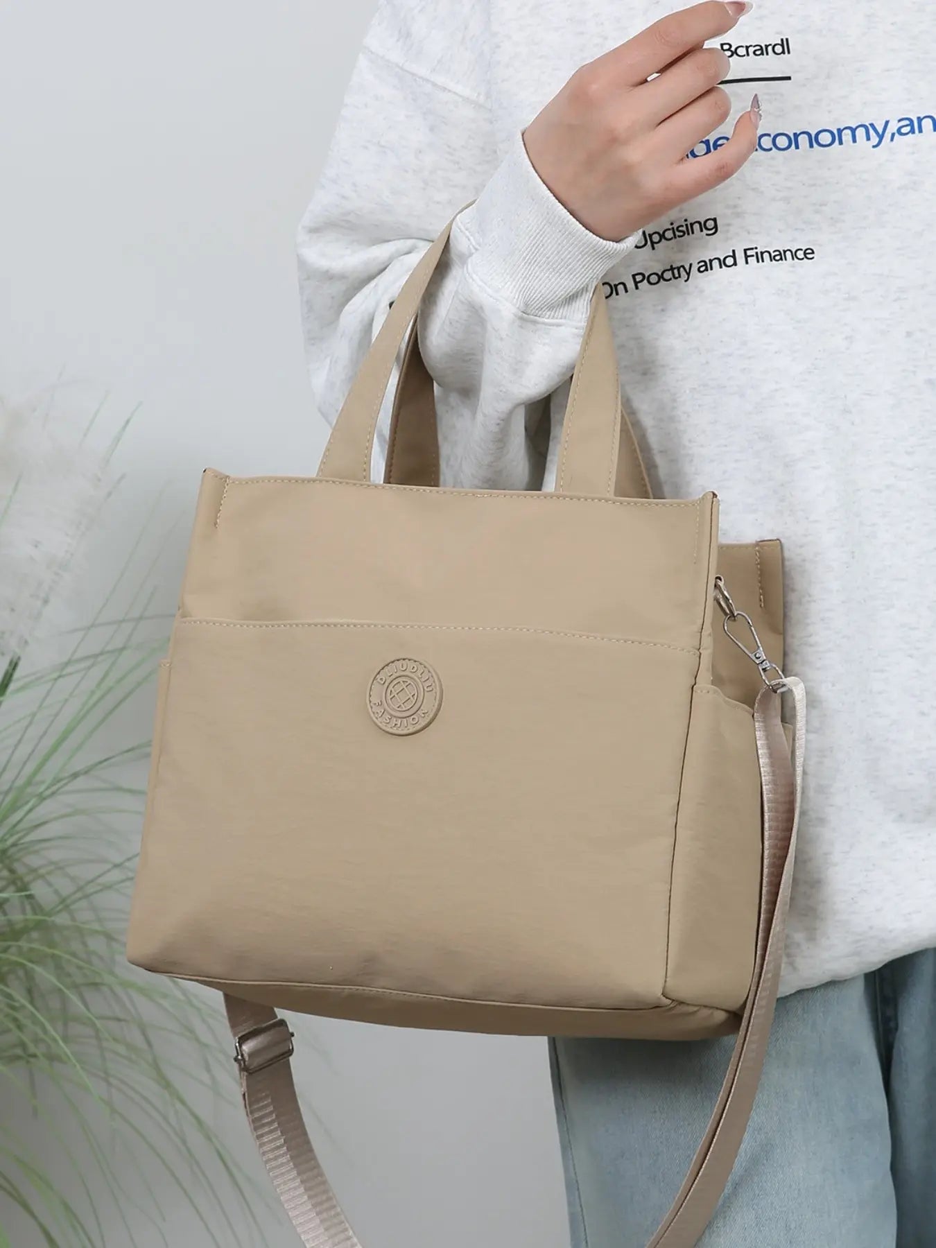 Versatile Multi-Pocket Tote Bag for Daily Commuting – Stylish and Functional!