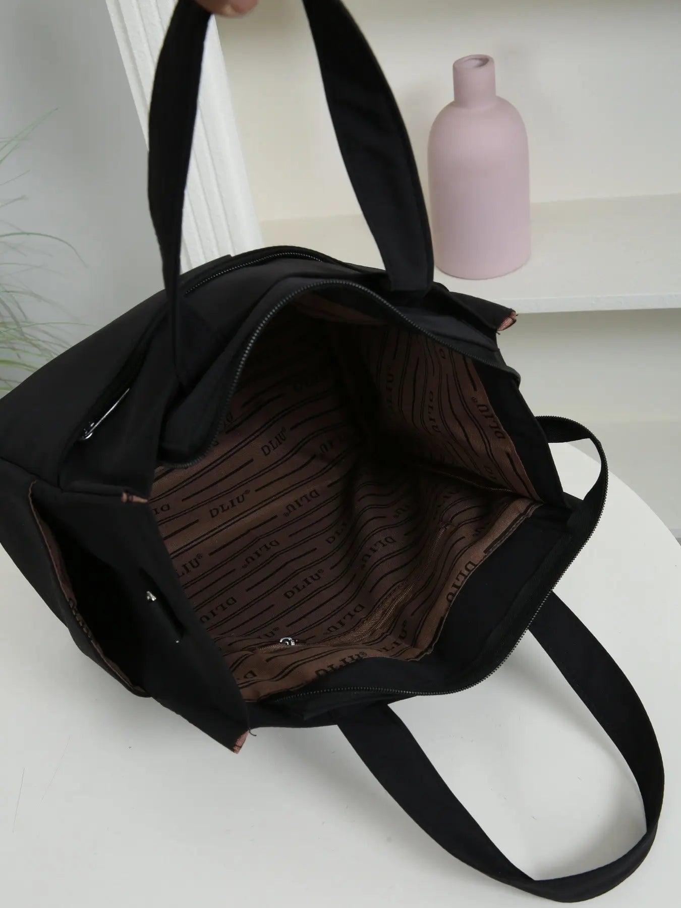 Versatile Multi-Pocket Tote Bag for Daily Commuting – Stylish and Functional!