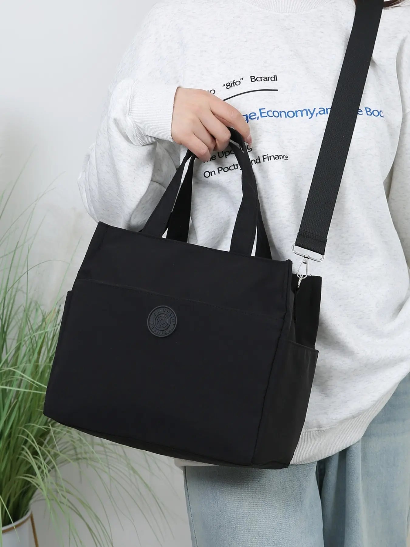 Versatile Multi-Pocket Tote Bag for Daily Commuting – Stylish and Functional!
